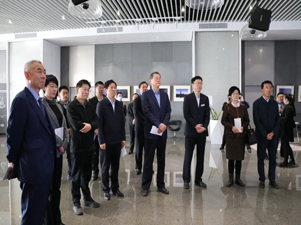 管理局局长,省律师行业党委书记朱晓峰,省司法厅戒毒管理处处长张文汇